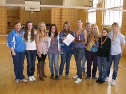 Zleva: trenérka Dana Dvořáková, Tereza Kostelková, Yveta Ulmanová, Karolína Malátová, Marta Hamplová, Klára Pavlíčková, Kačka Jiráková, Kamila Gandalovičová, Dagmar Heráňová a Gabriela Kočí